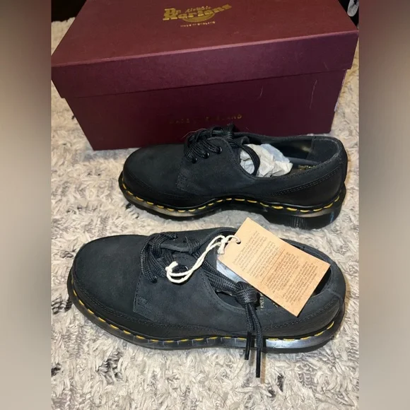 Dr. Martens Durango + Split Suede Black